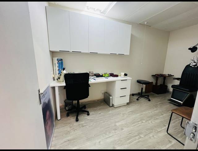 112M² OFFICE FOR SALE IN DURBAN CENTRAL